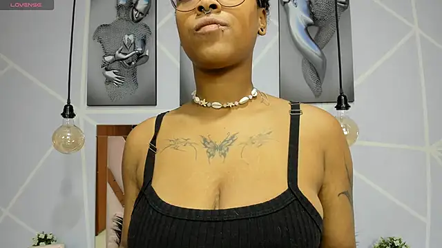 Snapshot of Elith_noa chatting on February 27, 2025, 8:31 pm Elith noa online show from February 27, 2025, 8:31 pm