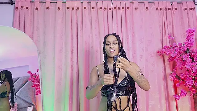 Elith noa online show from January 14, 2026, 7:30 pm