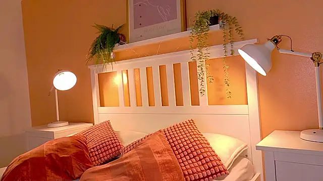 briannajackson  online show from October 3, 2025, 11:40 am