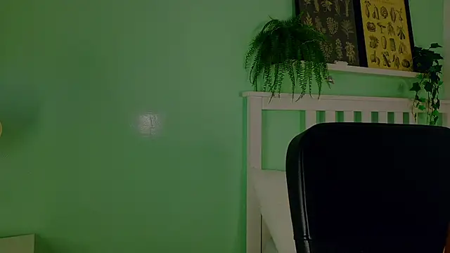 briannajackson  online show from October 6, 2025, 11:40 am