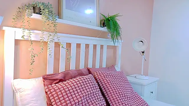 briannajackson  online show from October 7, 2025, 11:40 am