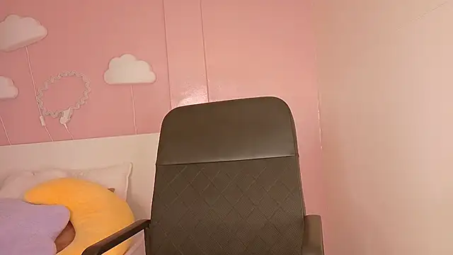 briannajackson  online show from October 22, 2025, 7:46 pm