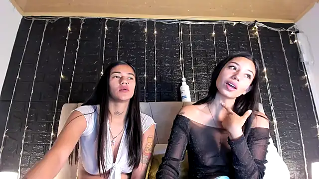 Snapshot of liittleangels chatting on December 5, 2024, 8:11 pm liittleangels online show from December 5, 2024, 8:11 pm