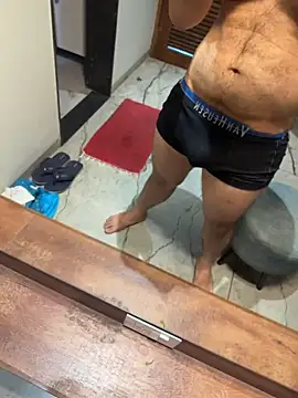 versatile guy01 online show from July 16, 2026, 3:34 am