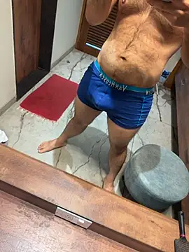 versatile guy01 online show from August 6, 2026, 3:19 am