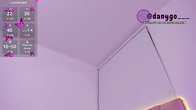 ZarianaEvanz online show from September 13, 2025, 11:04 pm