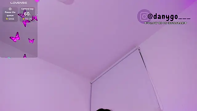 ZarianaEvanz online show from September 17, 2025, 10:55 pm