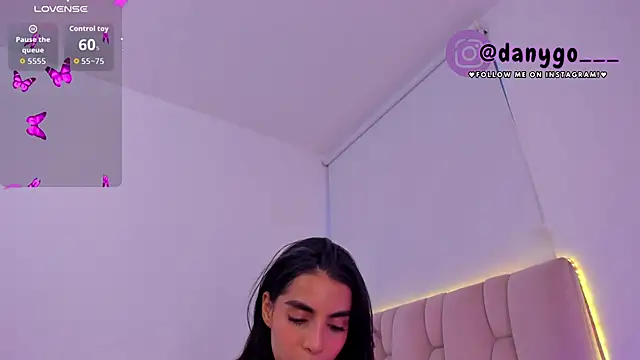 ZarianaEvanz online show from November 2, 2025, 10:23 pm