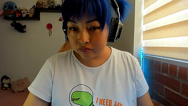 Shaddycute  online show from October 19, 2025, 6:08 pm