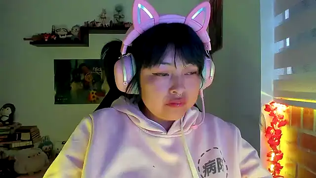 Shaddycute  online show from March 4, 2026, 11:16 am