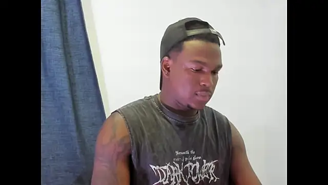 Snapshot of Troykhalil chatting on February 25, 2026, 1:37 am Troykhalil online show from February 25, 2026, 1:37 am