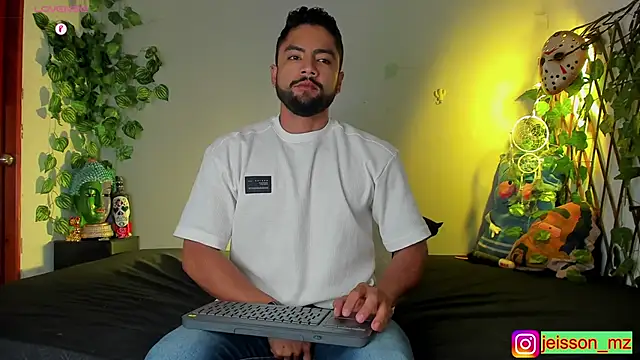 Snapshot of Jaxxon_ chatting on January 13, 2025, 2:53 pm Jaxxon online show from January 13, 2025, 2:53 pm