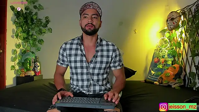Snapshot of Jaxxon_ chatting on January 14, 2025, 10:59 am Jaxxon online show from January 14, 2025, 10:59 am