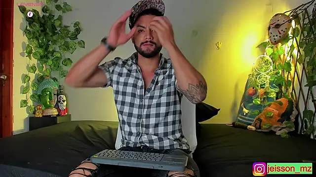 Snapshot of Jaxxon_ chatting on January 14, 2025, 2:00 pm Jaxxon online show from January 14, 2025, 2:00 pm