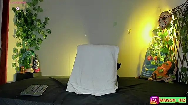 Snapshot of Jaxxon_ chatting on January 16, 2025, 10:42 am Jaxxon online show from January 16, 2025, 10:42 am