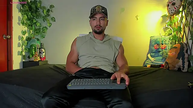 Snapshot of Jaxxon_ chatting on January 24, 2025, 12:31 am Jaxxon online show from January 24, 2025, 12:31 am