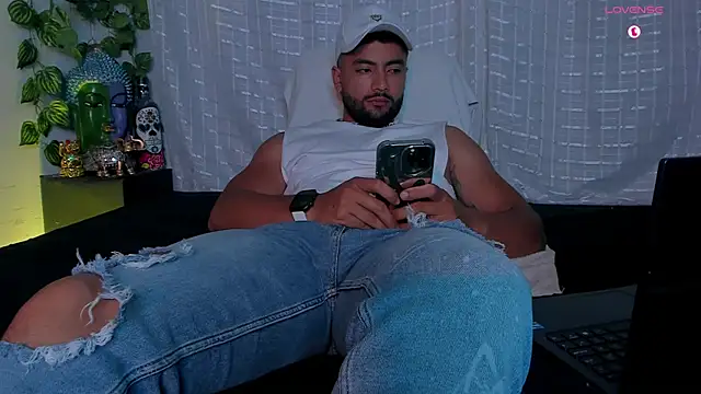 Snapshot of Jaxxon_ chatting on September 12, 2025, 12:00 am Jaxxon online show from September 12, 2025, 12:00 am