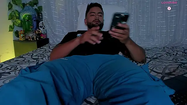 Snapshot of Jaxxon_ chatting on September 20, 2025, 1:39 am Jaxxon online show from September 20, 2025, 1:39 am