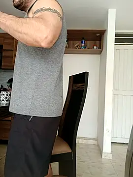 Snapshot of LEIRIS_Y_FRED_01 chatting on November 5, 2025, 2:06 pm LEIRIS Y FRED 01 online show from November 5, 2025, 2:06 pm