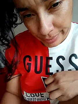 Snapshot of LEIRIS_Y_FRED_01 chatting on November 8, 2025, 2:39 pm LEIRIS Y FRED 01 online show from November 8, 2025, 2:39 pm