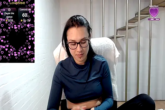 Jessie Desire online show from November 20, 2025, 6:02 am