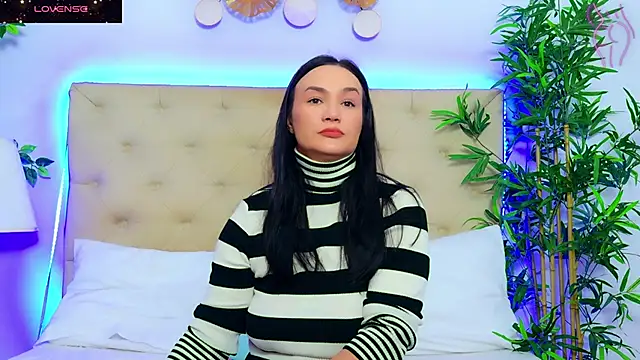 DaliyaArabian online show from November 14, 2025, 12:48 pm