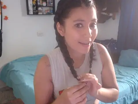 Snapshot of HannaKlein chatting on February 17, 2026, 1:18 pm HannaKlein online show from February 17, 2026, 1:18 pm