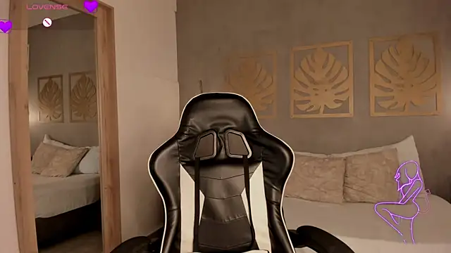 caro03x online show from April 10, 2026, 2:06 am