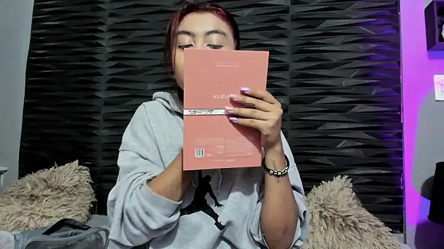 Ava jones1 online show from December 5, 2025, 1:31 pm