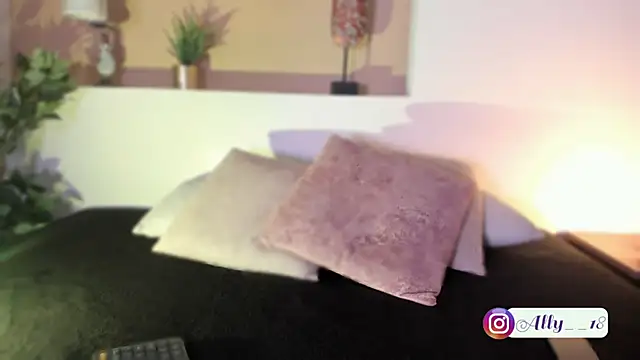 Snapshot of Ally_addams chatting on October 10, 2025, 4:11 am Ally addams online show from October 10, 2025, 4:11 am