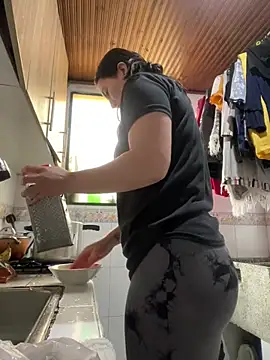 Elle Lee  online show from February 16, 2026, 5:53 pm