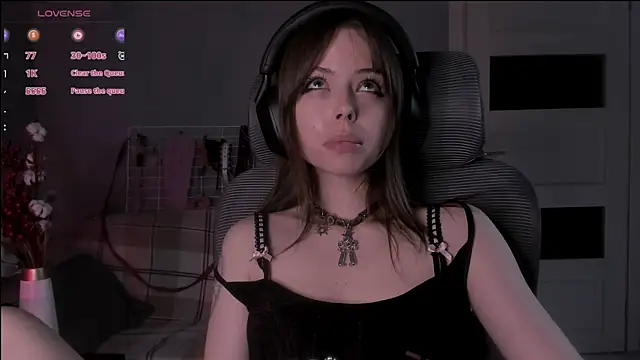 Snapshot of hype_meal_home chatting on November 11, 2025, 10:21 pm hype meal home online show from November 11, 2025, 10:21 pm