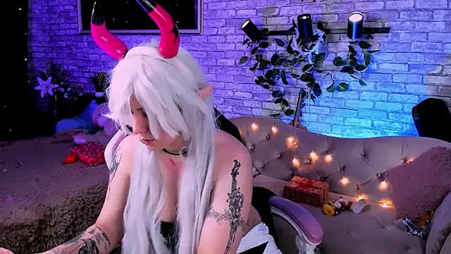 Alex Howell online show from January 6, 2025, 2:26 am