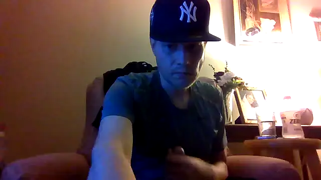 Snapshot of kollzCloudzz chatting on October 22, 2025, 7:08 am kollzCloudzz online show from October 22, 2025, 7:08 am