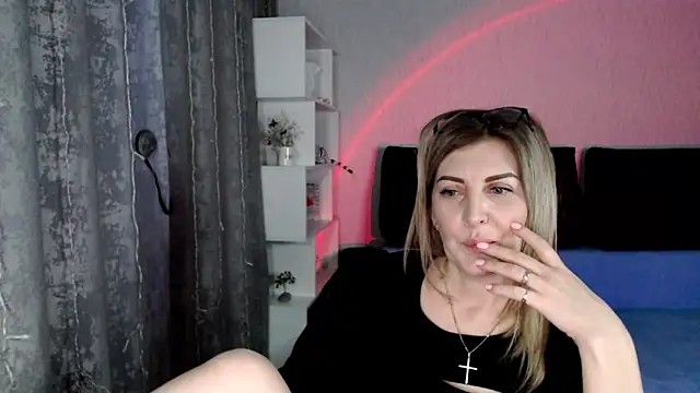 Snapshot of Amelia_Harper chatting on March 9, 2025, 5:49 pm Amelia Harper online show from March 9, 2025, 5:49 pm