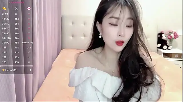 aisha123123 online show from January 31, 2025, 2:15 am