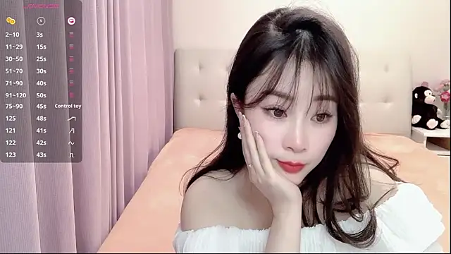 aisha123123 online show from February 1, 2025, 2:02 pm