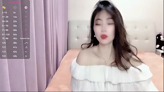 aisha123123 online show from February 3, 2025, 2:02 pm