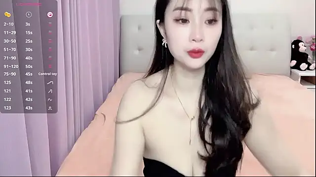 aisha123123 online show from February 5, 2025, 2:29 am