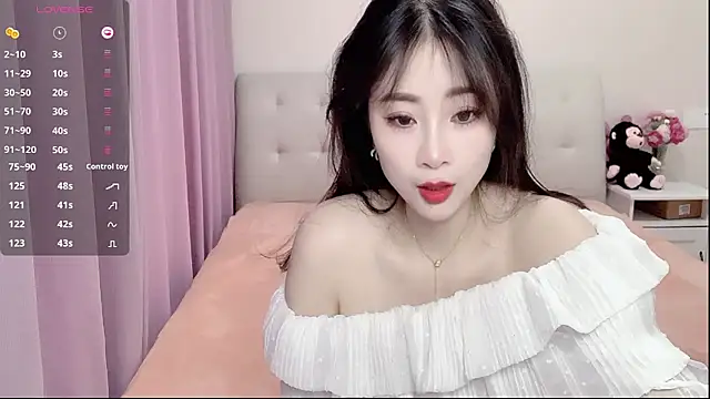 aisha123123 online show from February 8, 2025, 2:15 am