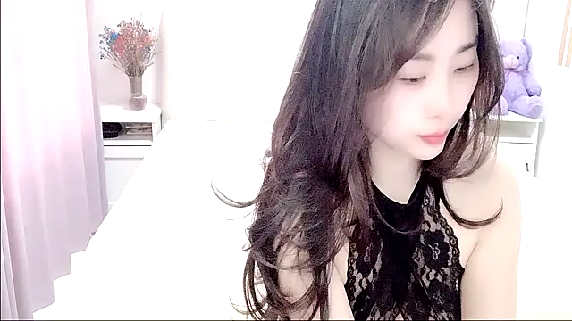 aisha123123 online show from January 13, 2026, 3:12 am