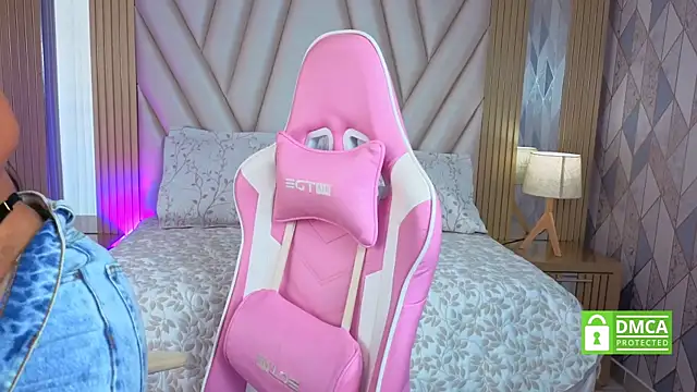 Miia harper  online show from November 6, 2025, 11:44 am