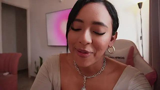 MavyStar online show from April 17, 2026, 8:34 pm