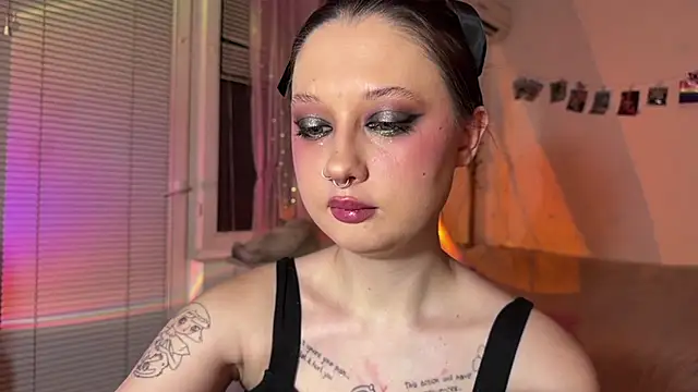 Snapshot of Jenny_darling_love chatting on June 30, 2026, 7:04 pm Jenny darling love online show from June 30, 2026, 7:04 pm
