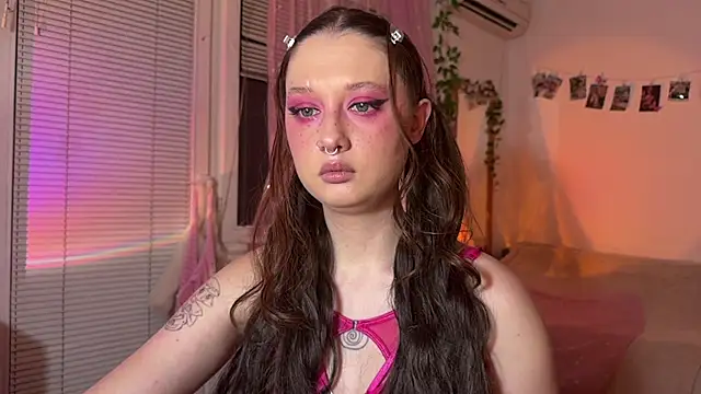 Snapshot of Jenny_darling_love chatting on July 4, 2026, 7:31 pm Jenny darling love online show from July 4, 2026, 7:31 pm