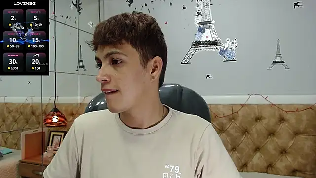 Snapshot of SkinnyBoy_ chatting on February 13, 2025, 12:11 pm SkinnyBoy online show from February 13, 2025, 12:11 pm