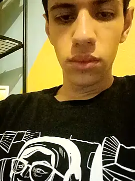 Snapshot of Carl0s_xX chatting on February 7, 2025, 1:47 am Carl0s xX online show from February 7, 2025, 1:47 am