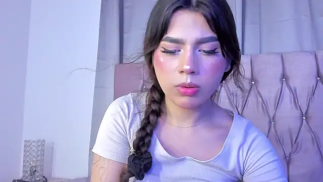 Snapshot of Ashley_piinkk_ chatting on March 21, 2025, 5:43 am Ashley piinkk online show from March 21, 2025, 5:43 am