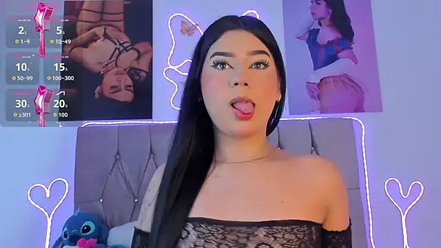 Ashley piinkk  online show from April 24, 2026, 10:28 am