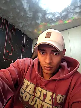 Jhonyblack 1 online show from December 15, 2025, 7:07 pm